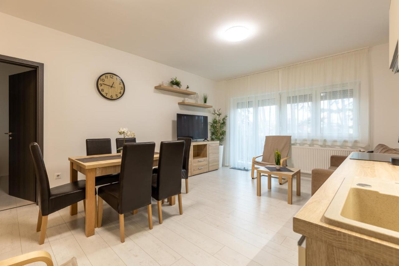 Leda Apartmanok By Bltn Siófok Buitenkant foto