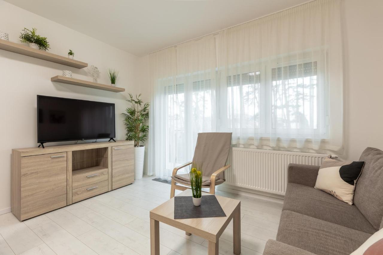 Leda Apartmanok By Bltn Siófok Buitenkant foto