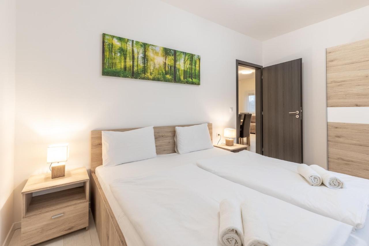 Leda Apartmanok By Bltn Siófok Buitenkant foto