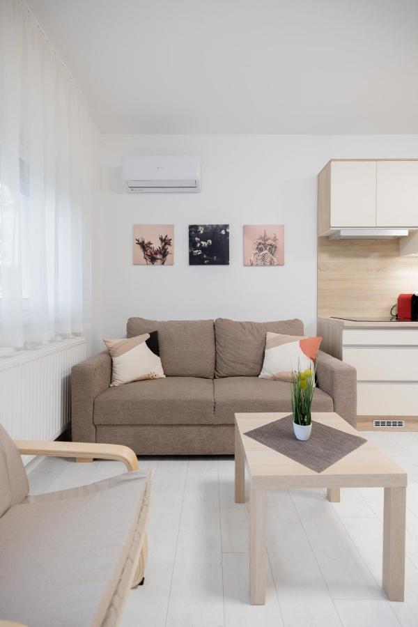 Leda Apartmanok By Bltn Siófok Buitenkant foto